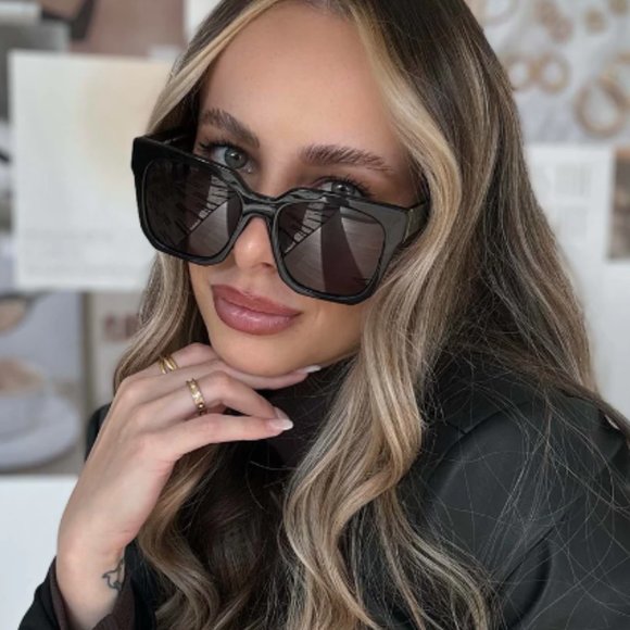 Ariana II Sunglasses in Black/Grey - Picture 1 of 6